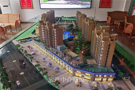 和美苑带车库副房，套三随时看房3室1厅1卫97㎡